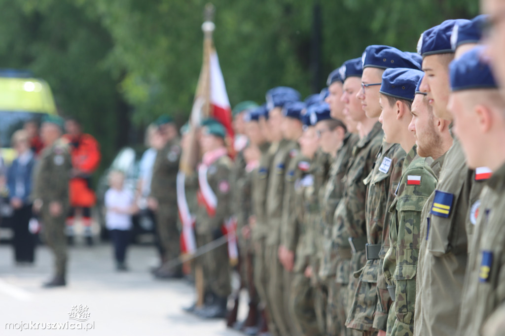  Uroczyste ślubowanie uczniów Zespołu Szkół w Kruszwicy. Zobaczcie to na zdjęciach