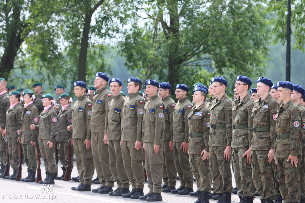  Uroczyste ślubowanie uczniów Zespołu Szkół w Kruszwicy. Zobaczcie to na zdjęciach