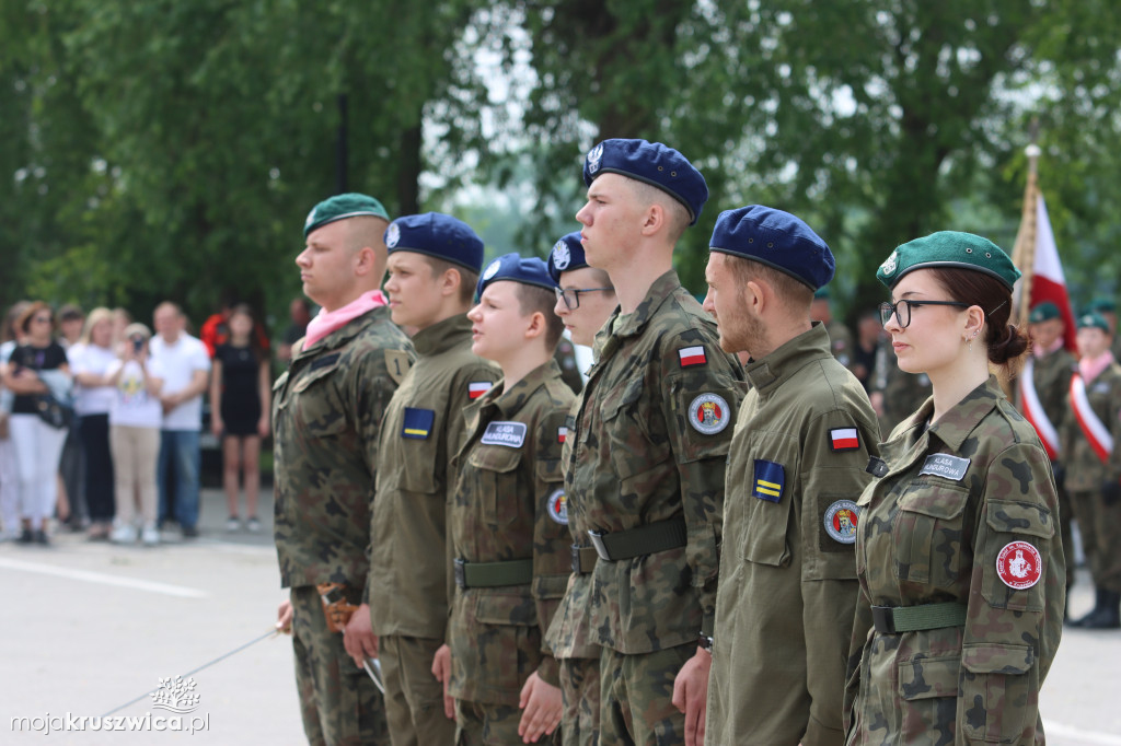  Uroczyste ślubowanie uczniów Zespołu Szkół w Kruszwicy. Zobaczcie to na zdjęciach