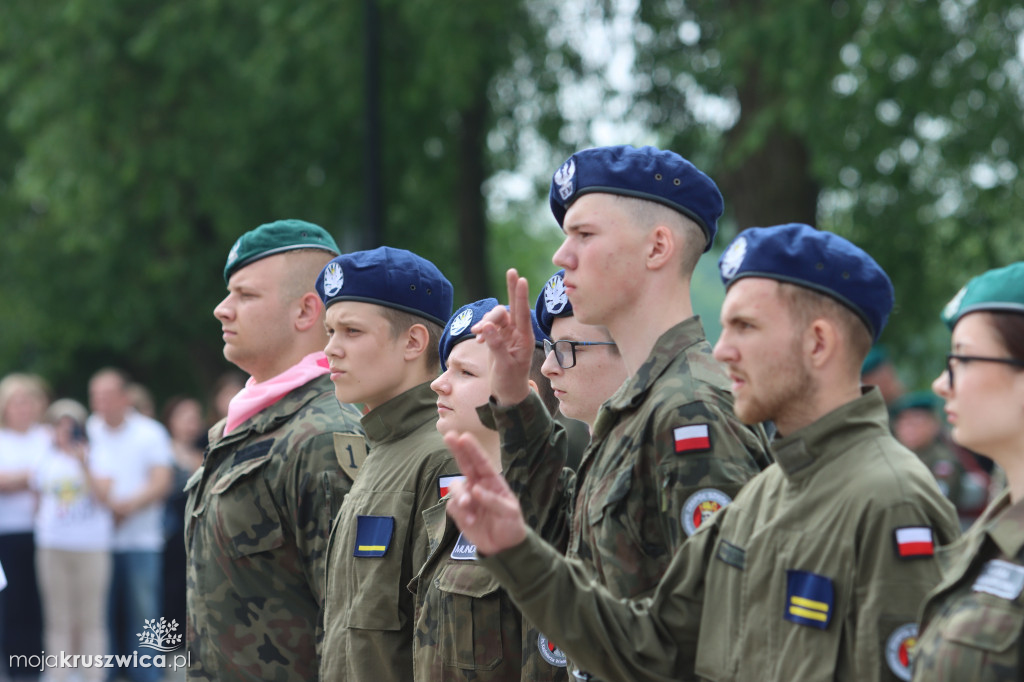  Uroczyste ślubowanie uczniów Zespołu Szkół w Kruszwicy. Zobaczcie to na zdjęciach