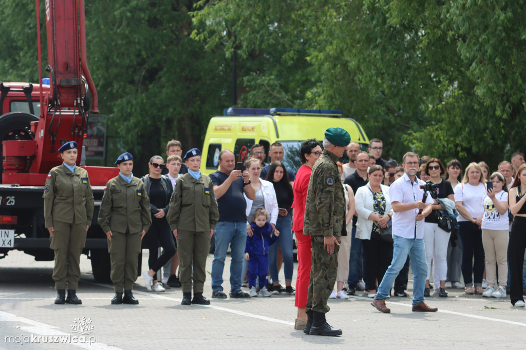  Uroczyste ślubowanie uczniów Zespołu Szkół w Kruszwicy. Zobaczcie to na zdjęciach