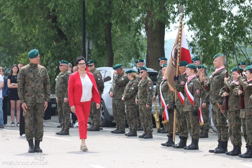  Uroczyste ślubowanie uczniów Zespołu Szkół w Kruszwicy. Zobaczcie to na zdjęciach