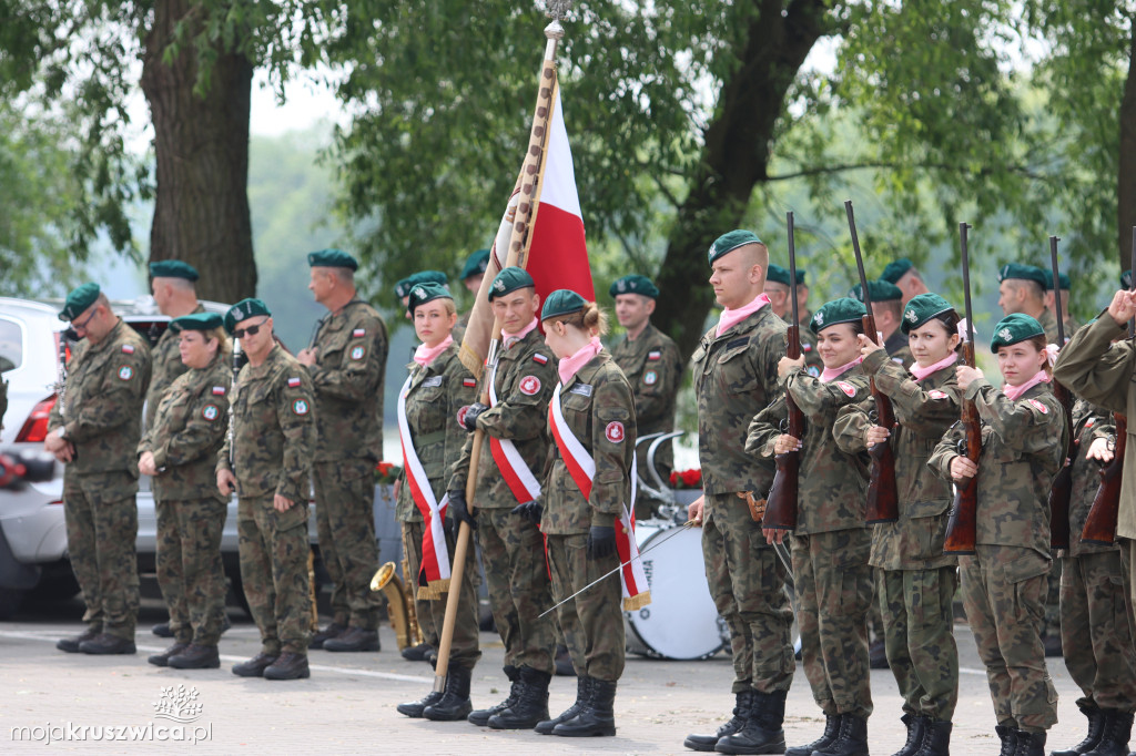  Uroczyste ślubowanie uczniów Zespołu Szkół w Kruszwicy. Zobaczcie to na zdjęciach