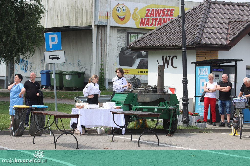  Uroczyste ślubowanie uczniów Zespołu Szkół w Kruszwicy. Zobaczcie to na zdjęciach