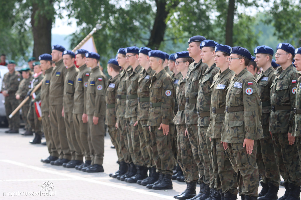  Uroczyste ślubowanie uczniów Zespołu Szkół w Kruszwicy. Zobaczcie to na zdjęciach