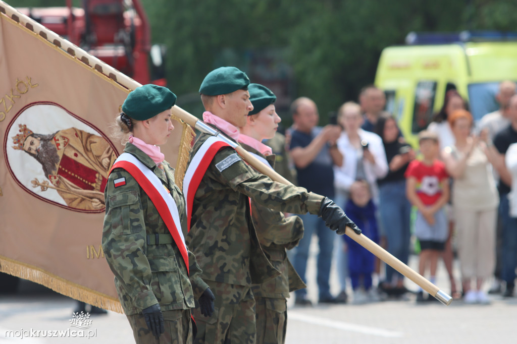  Uroczyste ślubowanie uczniów Zespołu Szkół w Kruszwicy. Zobaczcie to na zdjęciach