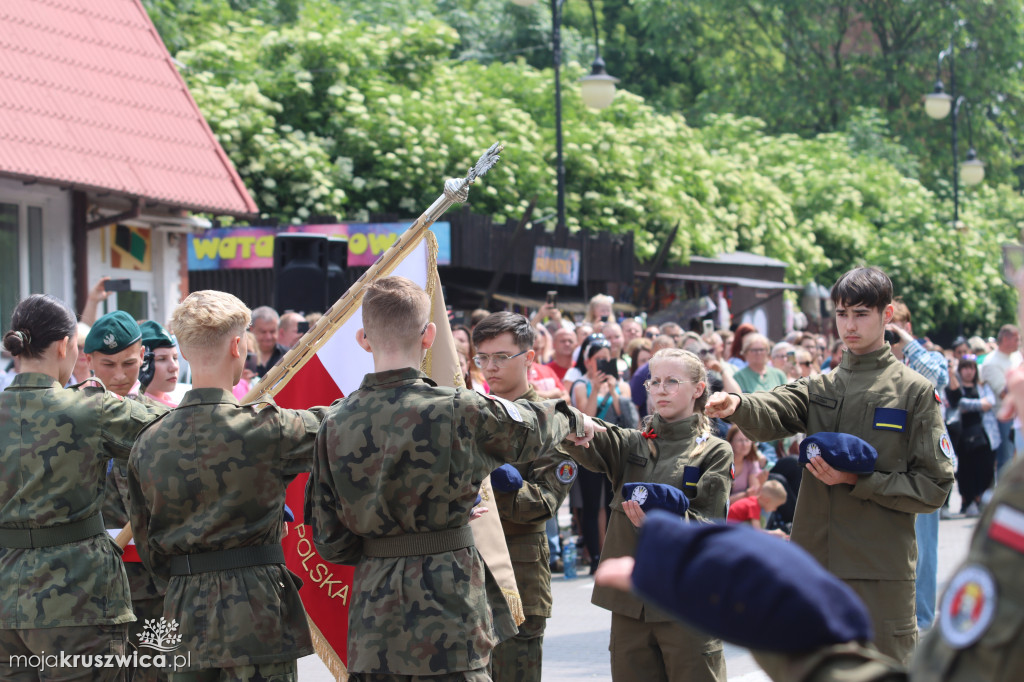  Uroczyste ślubowanie uczniów Zespołu Szkół w Kruszwicy. Zobaczcie to na zdjęciach