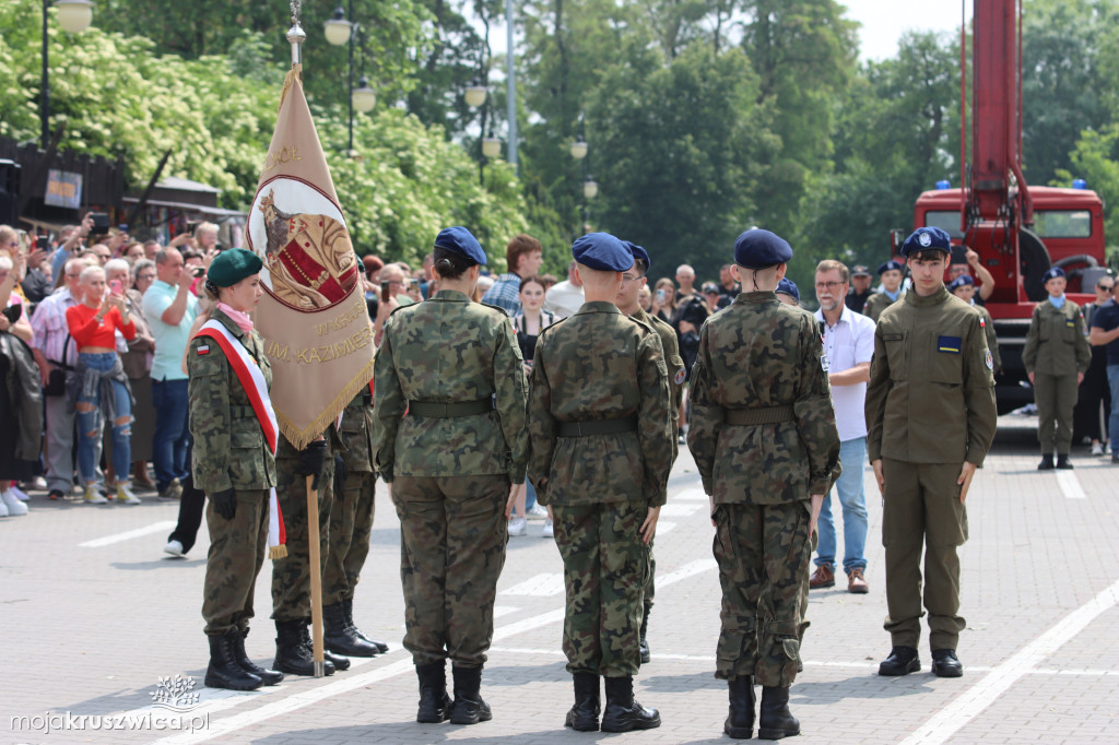  Uroczyste ślubowanie uczniów Zespołu Szkół w Kruszwicy. Zobaczcie to na zdjęciach