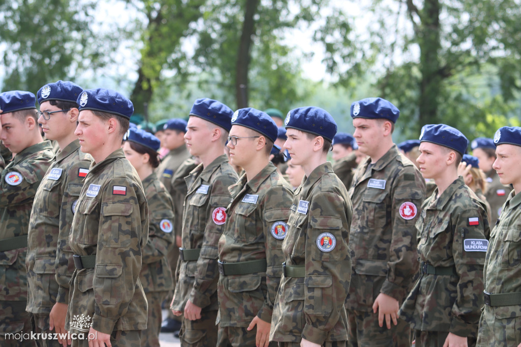  Uroczyste ślubowanie uczniów Zespołu Szkół w Kruszwicy. Zobaczcie to na zdjęciach