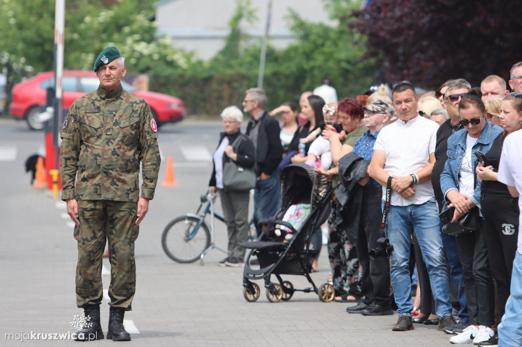  Uroczyste ślubowanie uczniów Zespołu Szkół w Kruszwicy. Zobaczcie to na zdjęciach