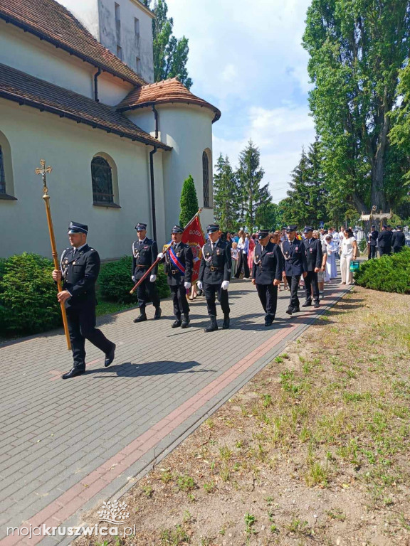 Strażacy z Witowic uczestniczyli w procesji Bożego Ciała