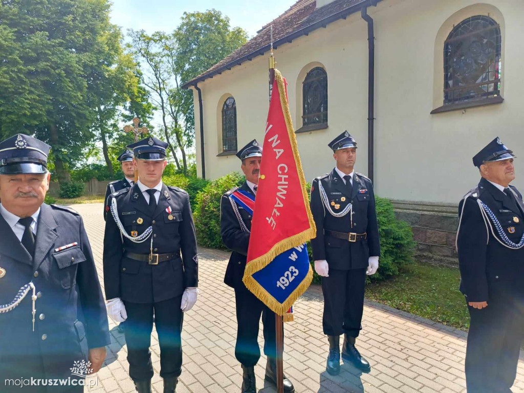 Strażacy z Witowic uczestniczyli w procesji Bożego Ciała