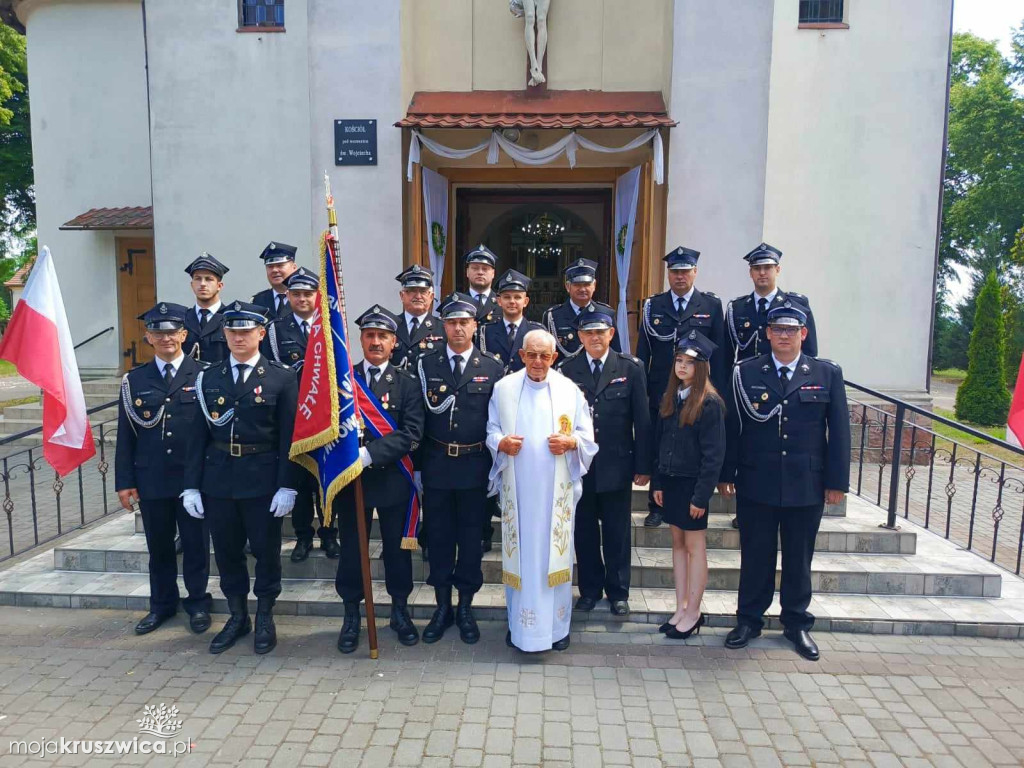 Strażacy z Witowic uczestniczyli w procesji Bożego Ciała