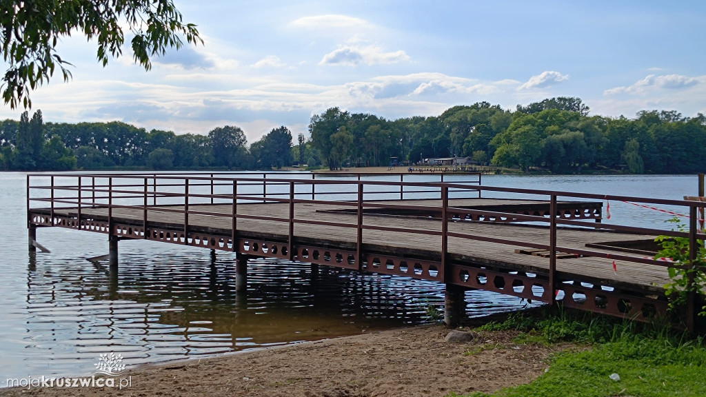 Kruszwica. Pomosty na tzw. dzikiej plaży zostały zamknięte