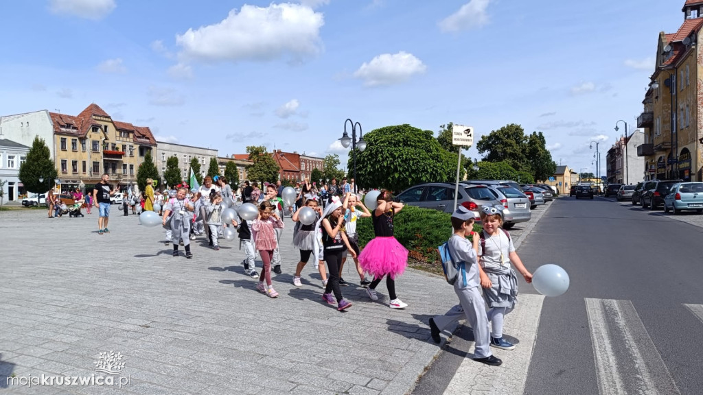 Ulicami Kruszwicy przeszły... myszy. Za nami parada [ZDJĘCIA]