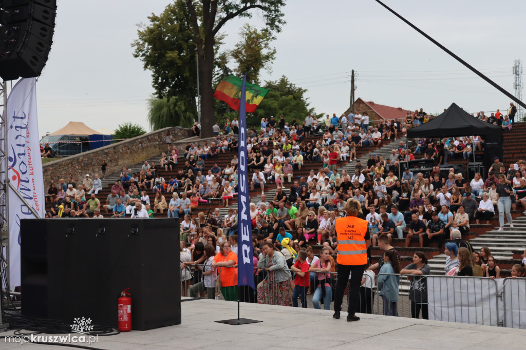 Dni Kruszwicy 2024 na zdjęciach. SPLIN na deskach amfiteatru