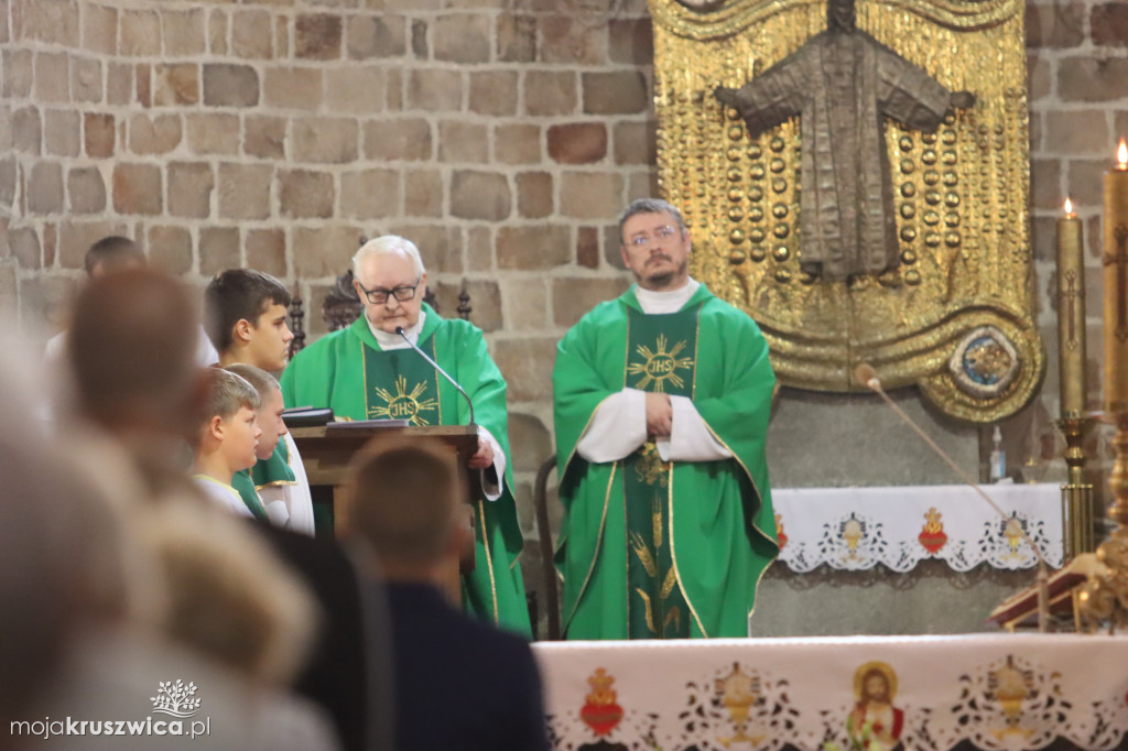 Pożegnanie księży w kruszwickiej kolegiacie