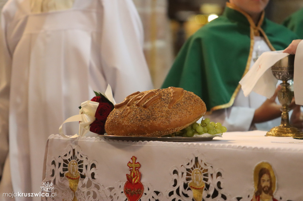 Pożegnanie księży w kruszwickiej kolegiacie