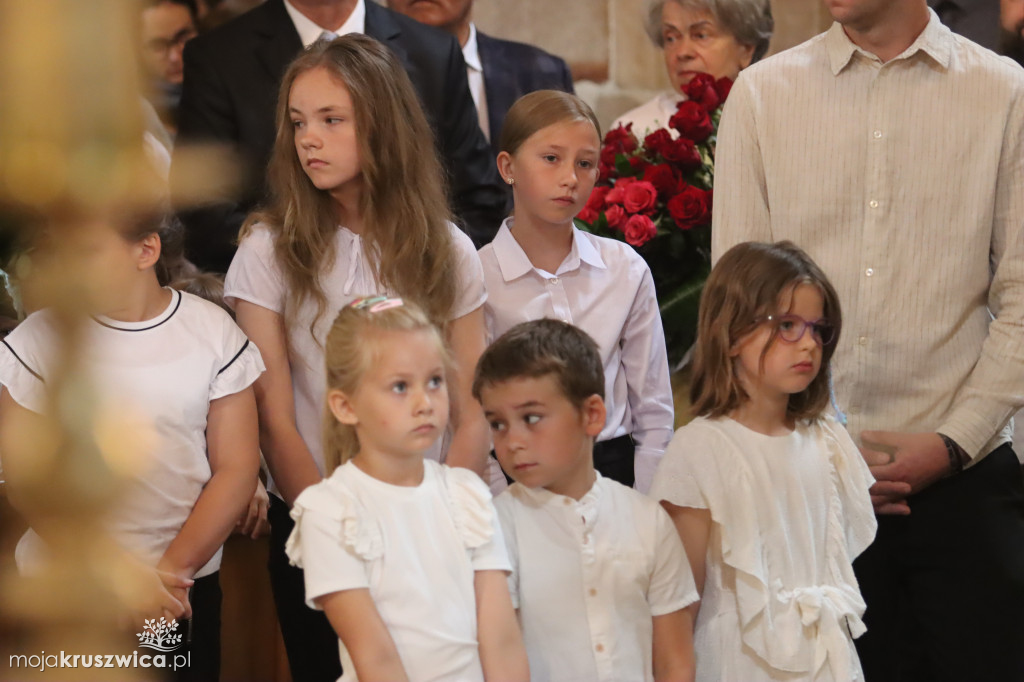 Pożegnanie księży w kruszwickiej kolegiacie