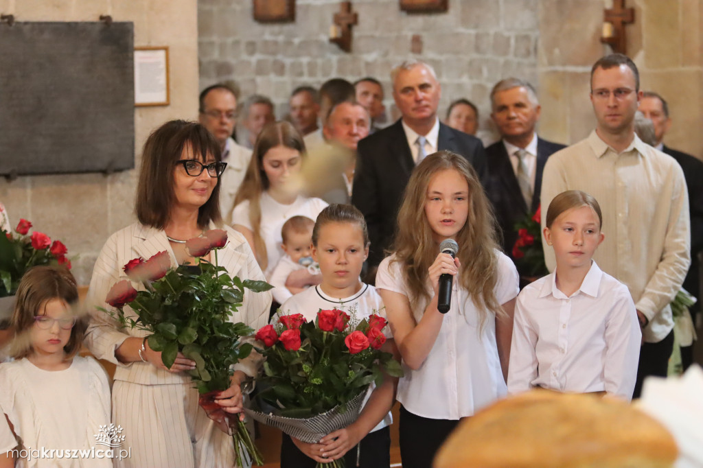 Pożegnanie księży w kruszwickiej kolegiacie