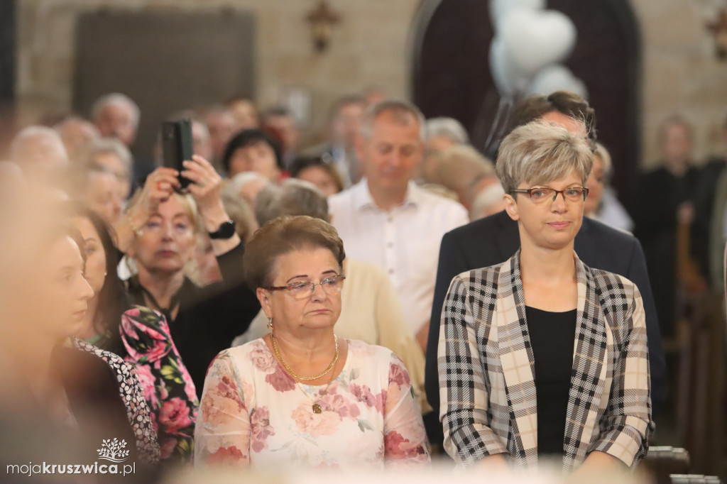 Pożegnanie księży w kruszwickiej kolegiacie