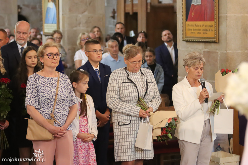 Pożegnanie księży w kruszwickiej kolegiacie