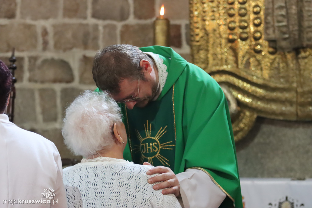 Pożegnanie księży w kruszwickiej kolegiacie