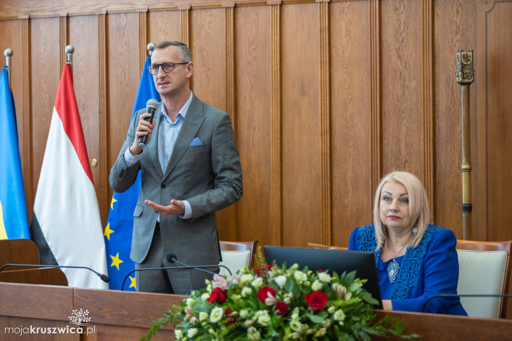 Te drogi otrzymały miliony, aby wyglądać lepiej [FOTORELACJA]