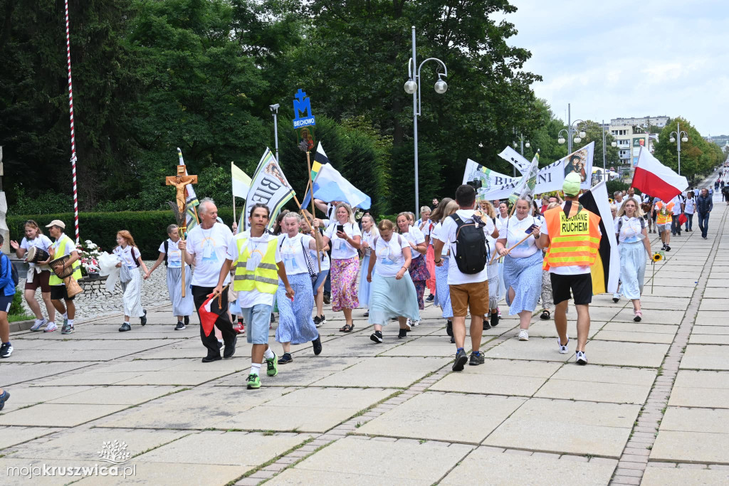 Pielgrzymi dotarli na Jasną Górę. Wśród nich byli kruszwiczanie [FOTO]