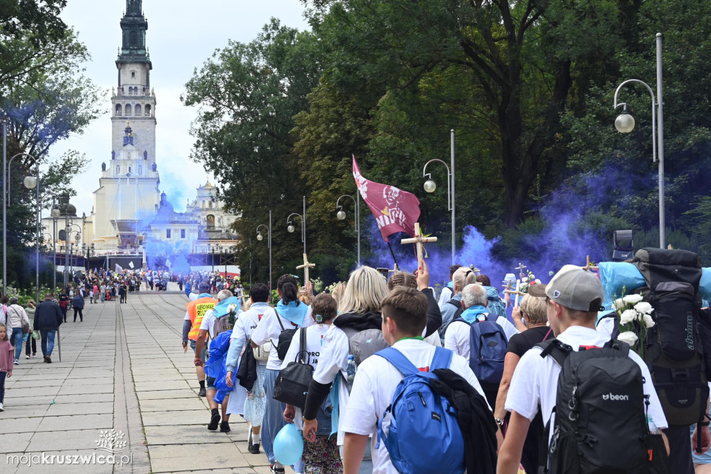 Pielgrzymi dotarli na Jasną Górę. Wśród nich byli kruszwiczanie [FOTO]