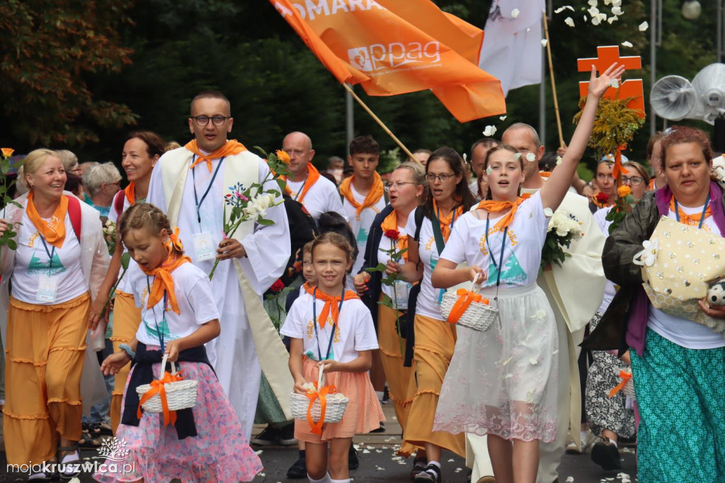 Pielgrzymi dotarli na Jasną Górę. Wśród nich byli kruszwiczanie [FOTO]