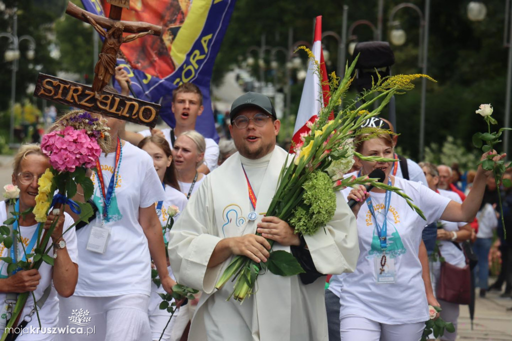 Pielgrzymi dotarli na Jasną Górę. Wśród nich byli kruszwiczanie [FOTO]