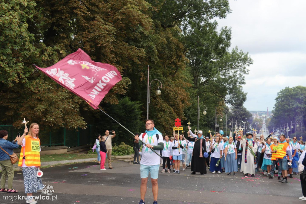 Pielgrzymi dotarli na Jasną Górę. Wśród nich byli kruszwiczanie [FOTO]