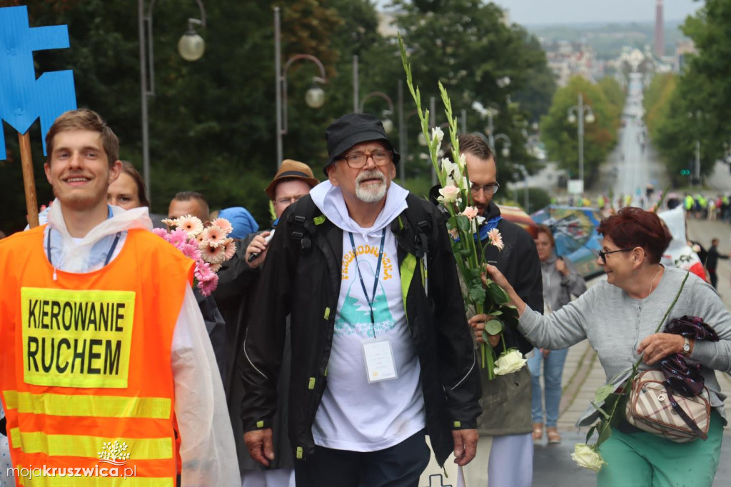 Pielgrzymi dotarli na Jasną Górę. Wśród nich byli kruszwiczanie [FOTO]