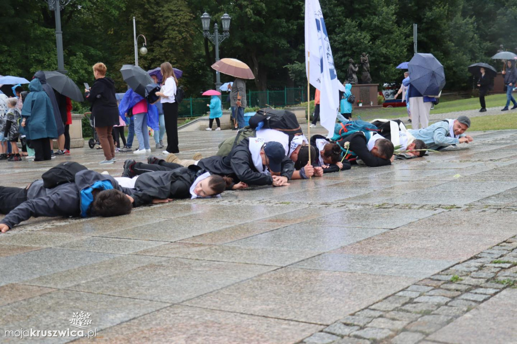 Pielgrzymi dotarli na Jasną Górę. Wśród nich byli kruszwiczanie [FOTO]