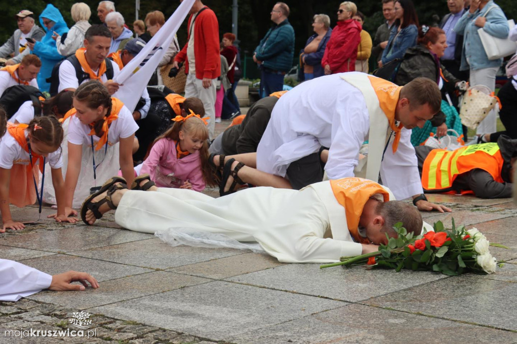 Pielgrzymi dotarli na Jasną Górę. Wśród nich byli kruszwiczanie [FOTO]