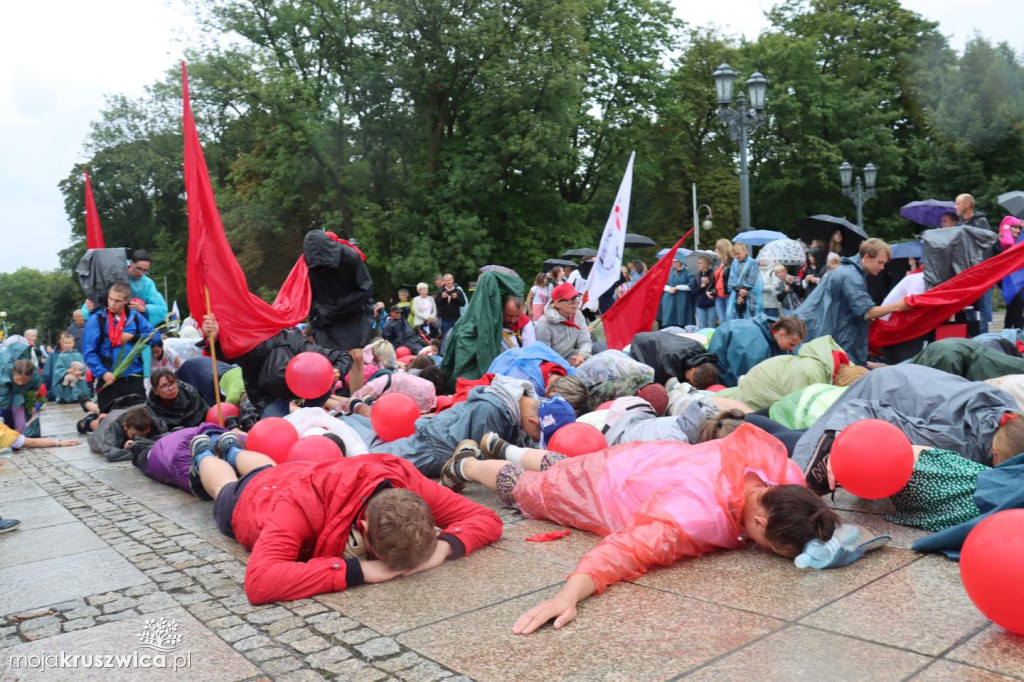 Pielgrzymi dotarli na Jasną Górę. Wśród nich byli kruszwiczanie [FOTO]