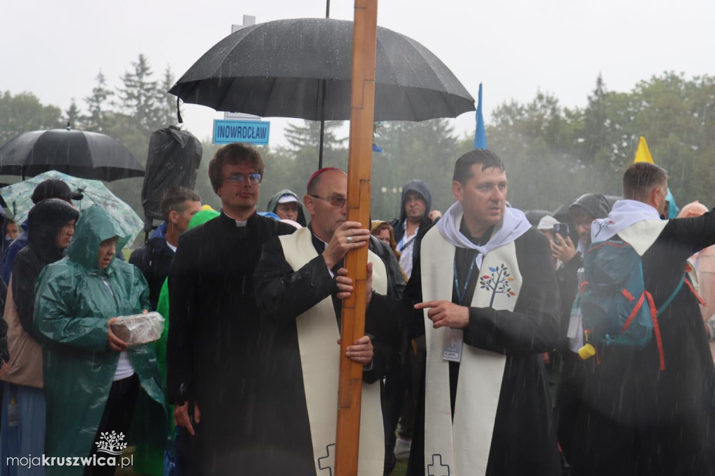 Pielgrzymi dotarli na Jasną Górę. Wśród nich byli kruszwiczanie [FOTO]