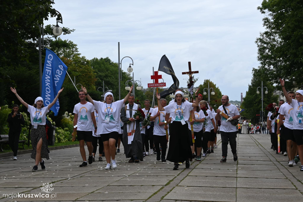 Pielgrzymi dotarli na Jasną Górę. Wśród nich byli kruszwiczanie [FOTO]