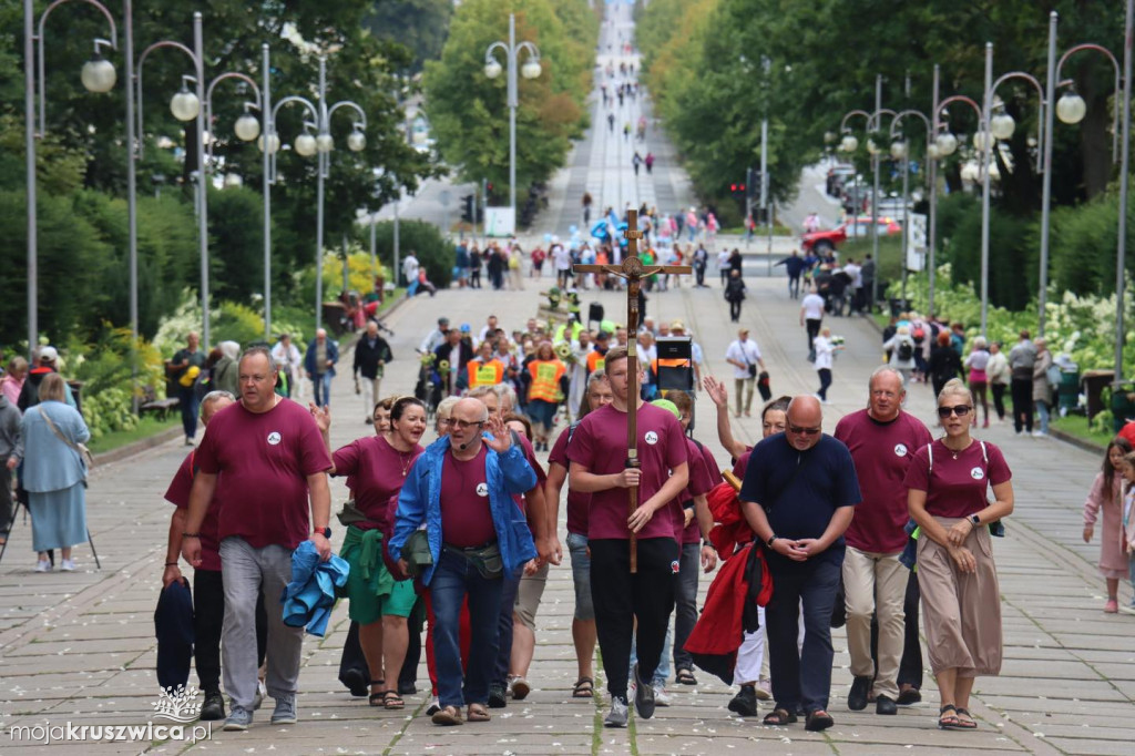 Pielgrzymi dotarli na Jasną Górę. Wśród nich byli kruszwiczanie [FOTO]