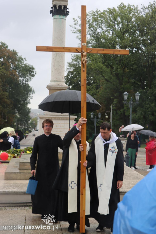 Pielgrzymi dotarli na Jasną Górę. Wśród nich byli kruszwiczanie [FOTO]