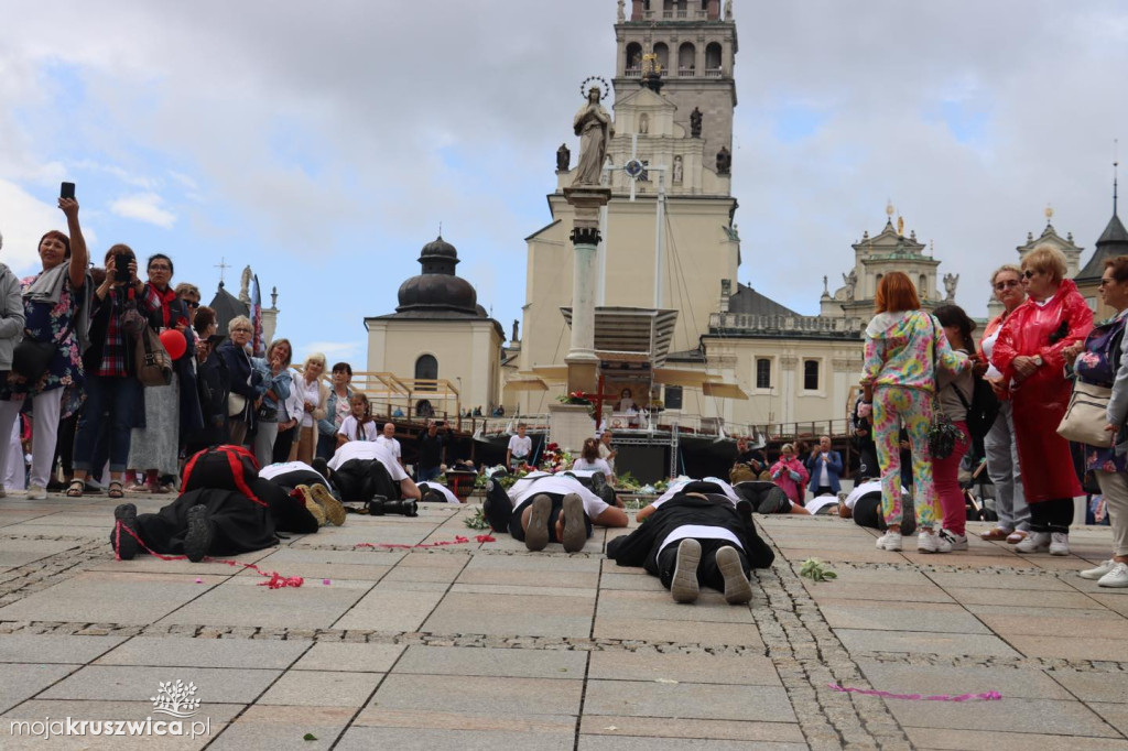 Pielgrzymi dotarli na Jasną Górę. Wśród nich byli kruszwiczanie [FOTO]