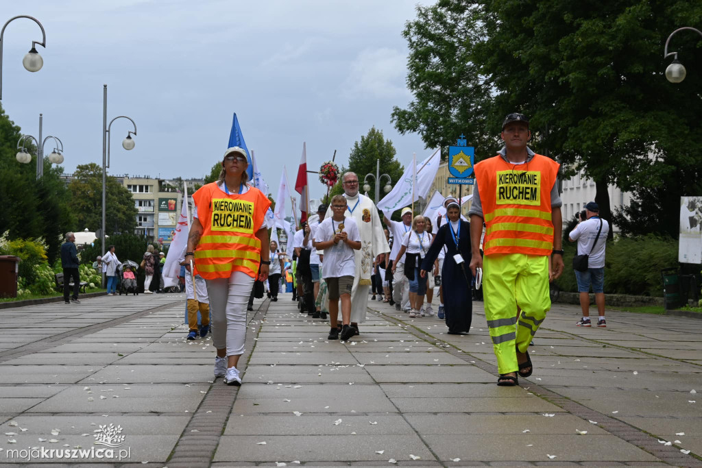 Pielgrzymi dotarli na Jasną Górę. Wśród nich byli kruszwiczanie [FOTO]