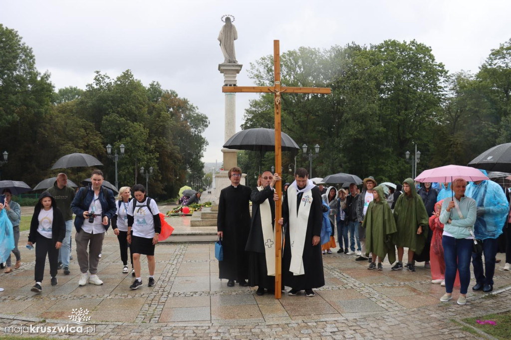 Pielgrzymi dotarli na Jasną Górę. Wśród nich byli kruszwiczanie [FOTO]