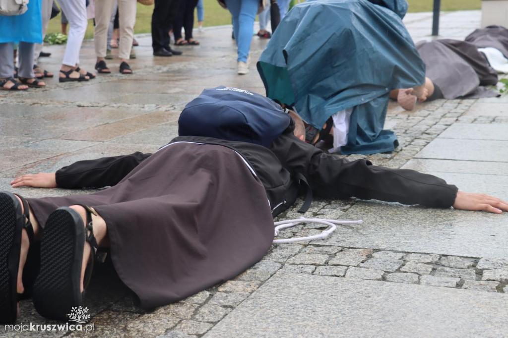 Pielgrzymi dotarli na Jasną Górę. Wśród nich byli kruszwiczanie [FOTO]