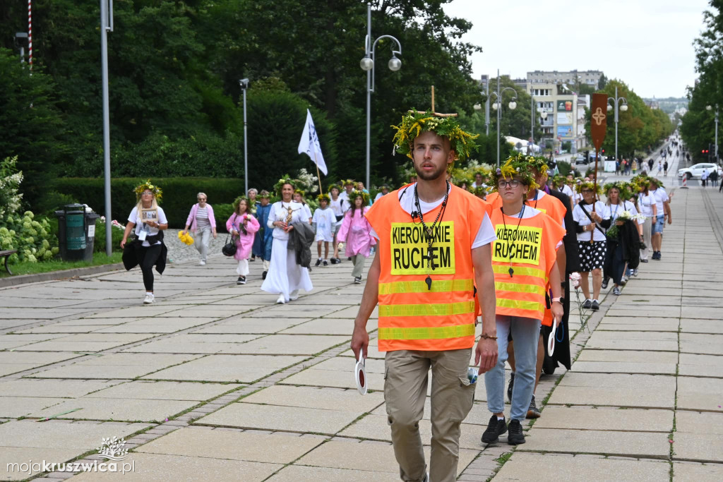 Pielgrzymi dotarli na Jasną Górę. Wśród nich byli kruszwiczanie [FOTO]