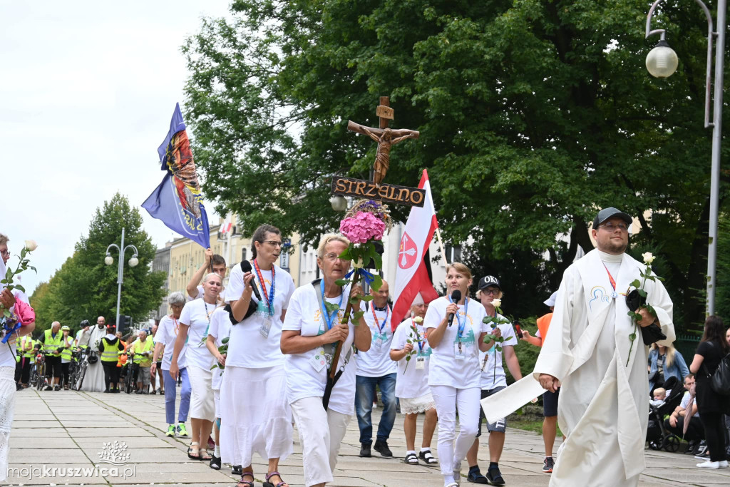 Pielgrzymi dotarli na Jasną Górę. Wśród nich byli kruszwiczanie [FOTO]