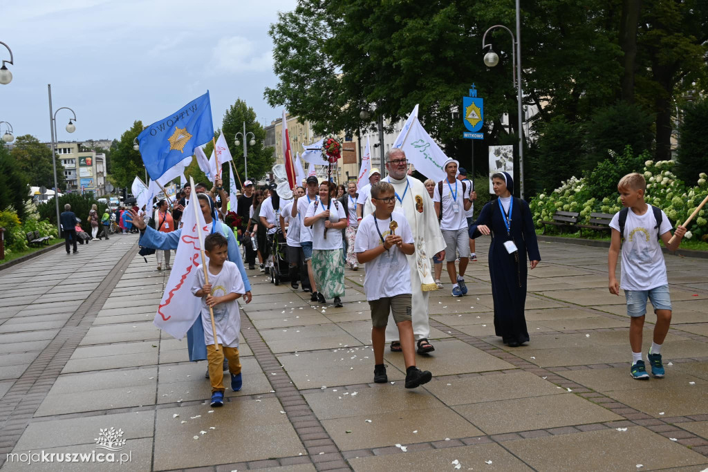 Pielgrzymi dotarli na Jasną Górę. Wśród nich byli kruszwiczanie [FOTO]