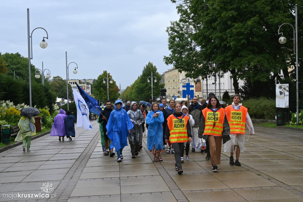 Pielgrzymi dotarli na Jasną Górę. Wśród nich byli kruszwiczanie [FOTO]