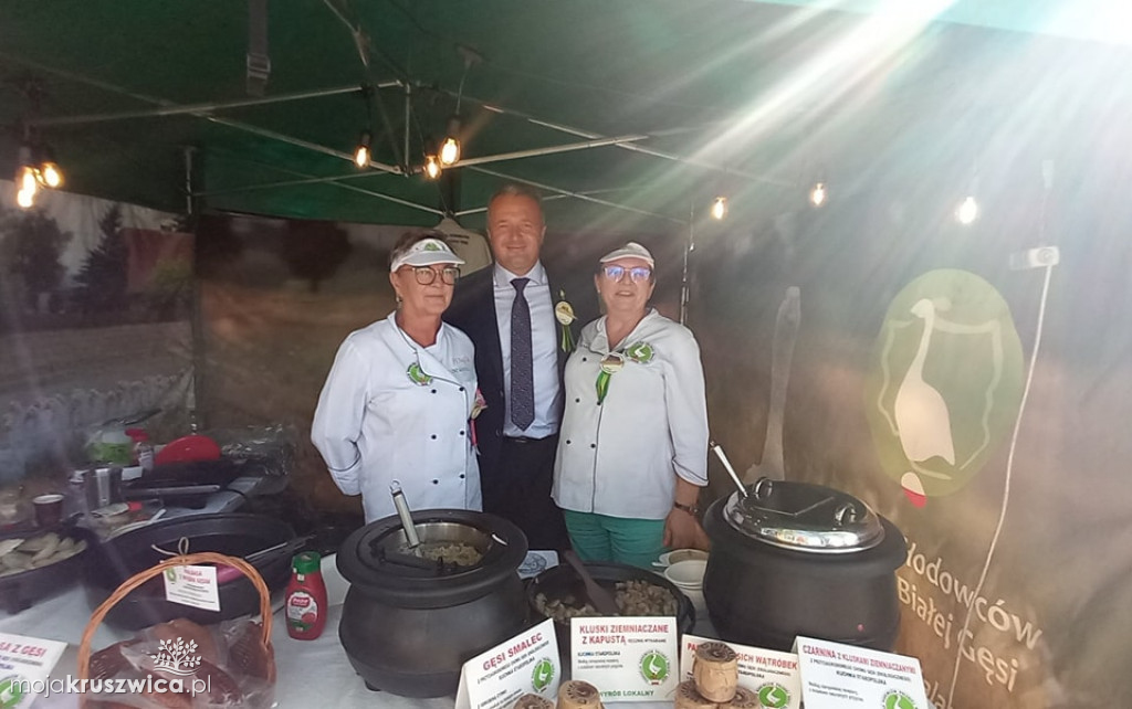 Kruszwicka reprezentacja na dożynkach w Dąbrowie Biskupiej